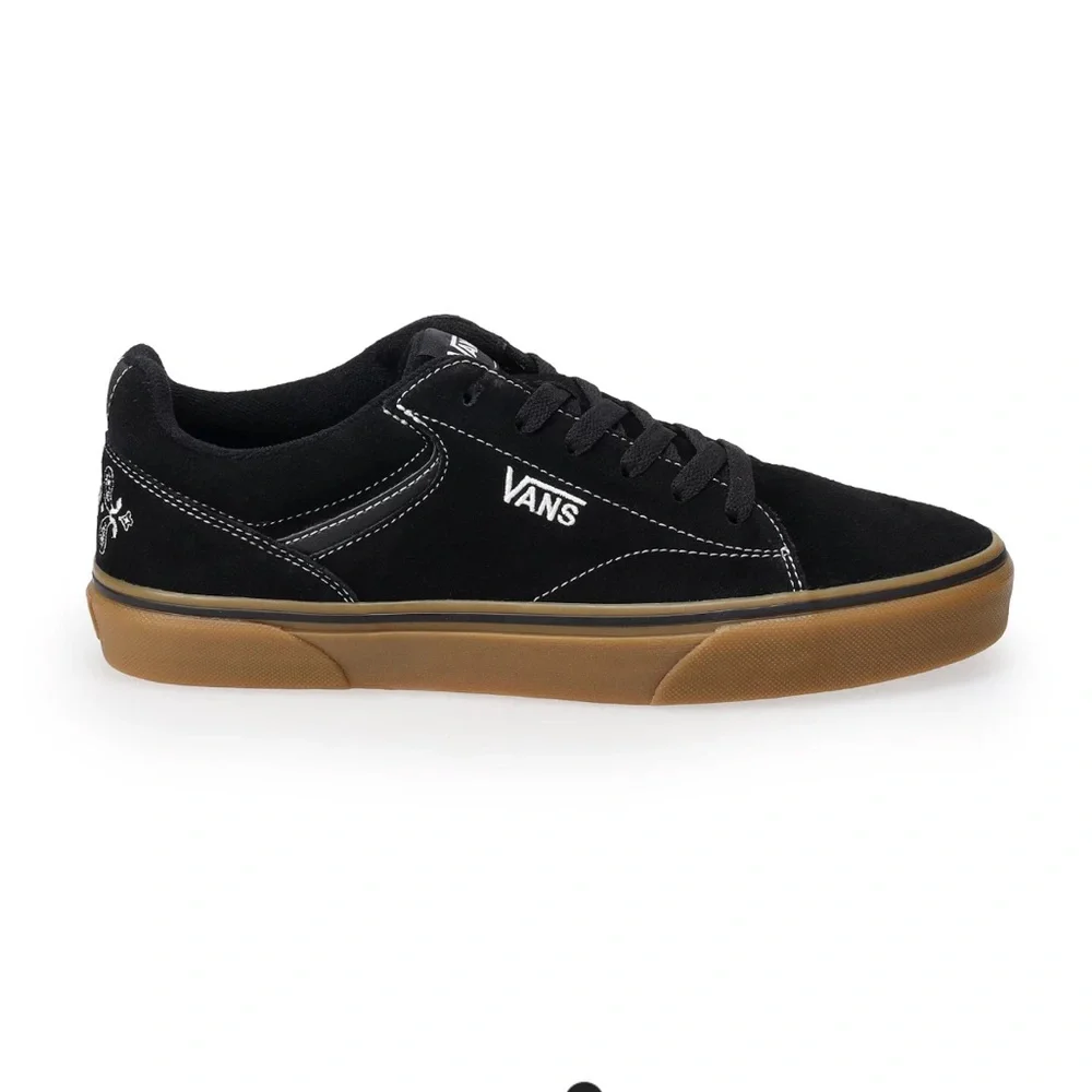 Vans Seldan Skate Black Embroidered Skull Low Sneakers - Picture 3 of 10